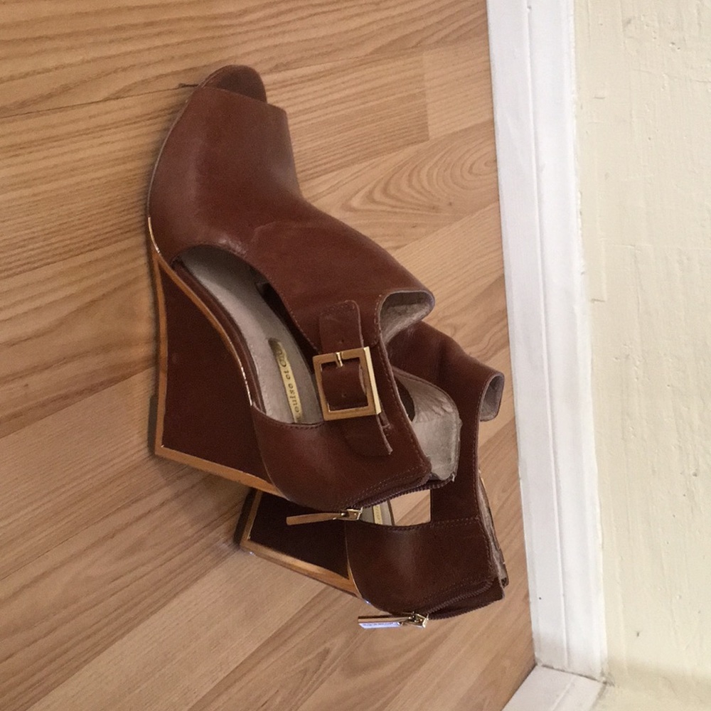 Brown wedges with gold trim